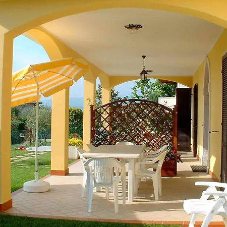 Vakantiehuis In Near Garda *